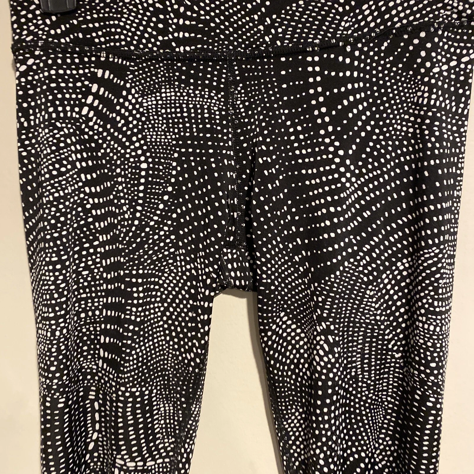 beyond-yoga mid rise swirling dots euc leggings