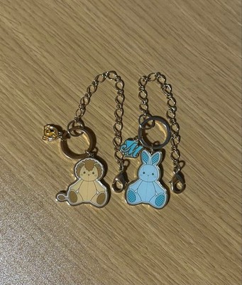 Sasaki und Miyano verfügbar Taschenanhänger