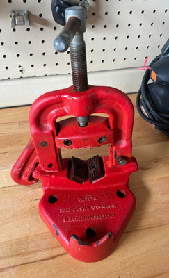 Rothenberger Bench Yoke Pipe Vise 1 1/8  - 2  10 - 60 mm model number 70710