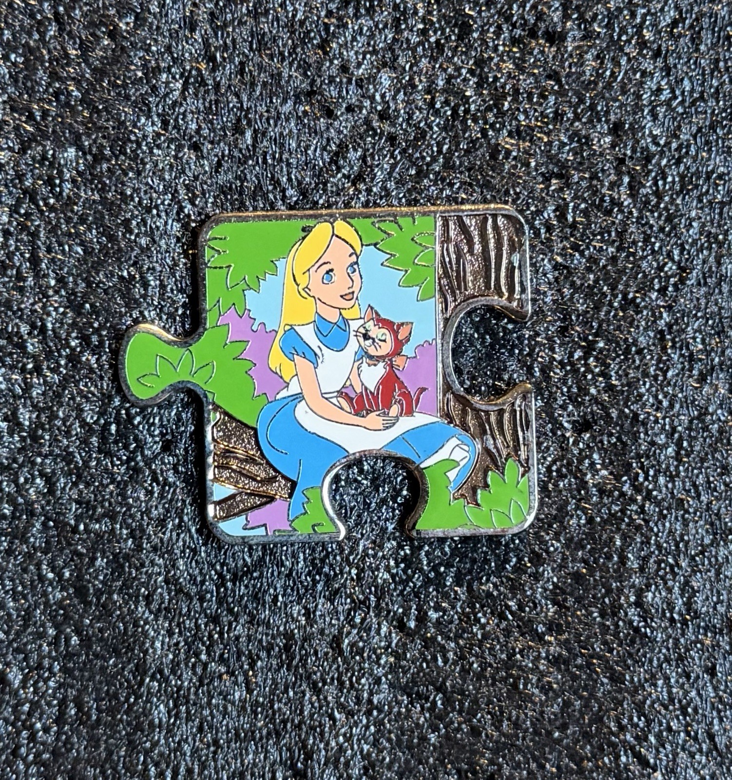 Disney Alice In Wonderland Character Connection LE Puzzle Pin! Alice & Dinah Cat