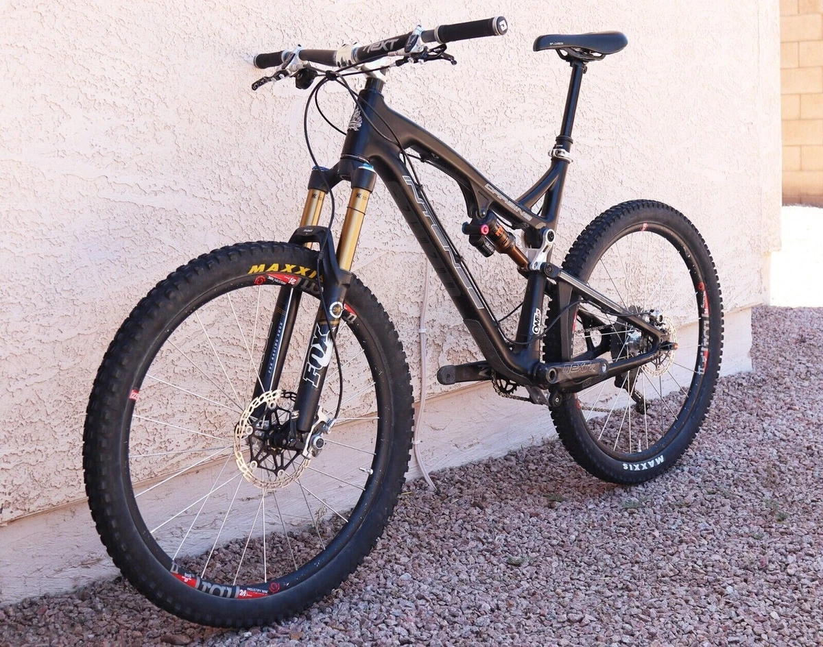 Gorgeous Custom 2015 Intense Carbine 275 Full Suspension Mountain Bike Large