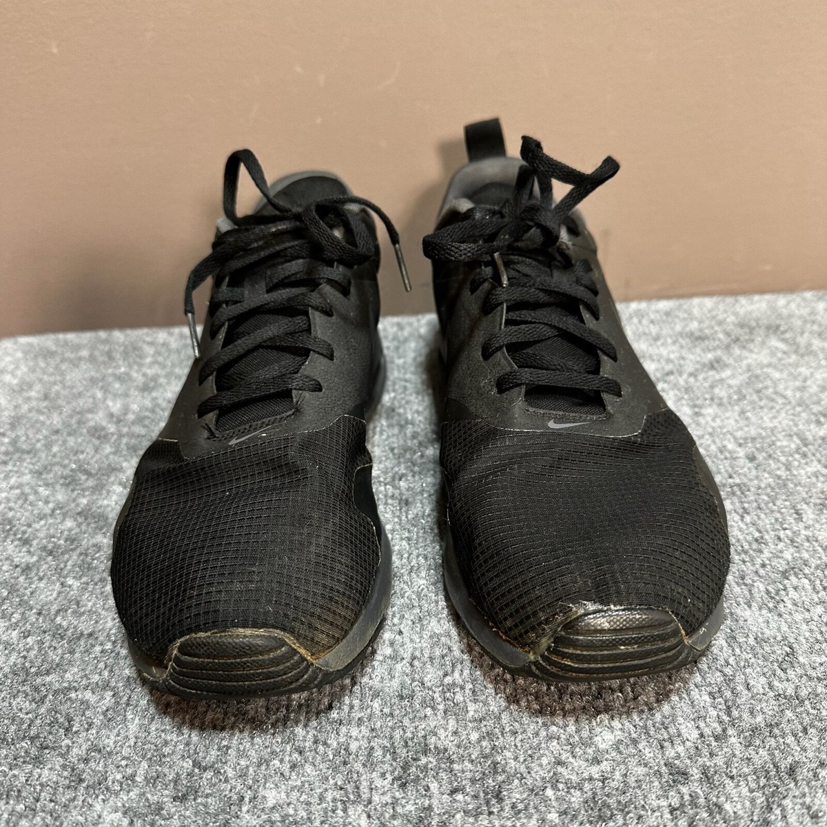 Nike Shoes Mens Black Lace Up Air Max Tavas Sneakers 705149