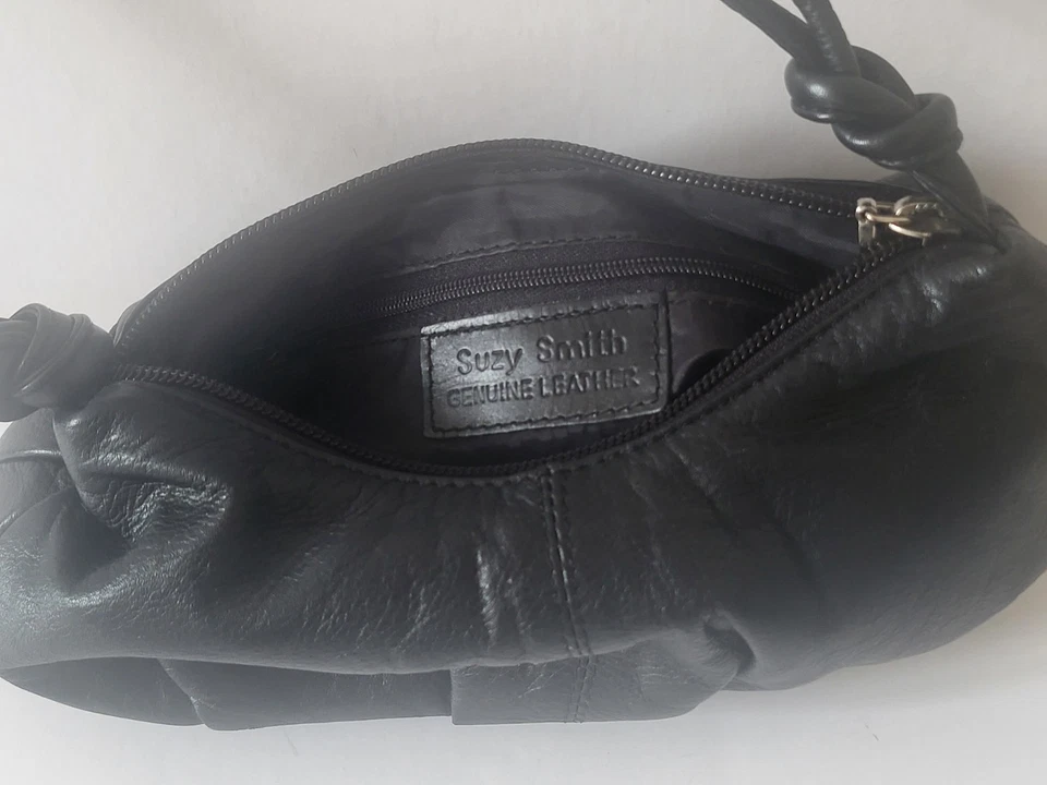 *SUZY SMITH SMALL BLACK LEATHER HANDBAG * NEW WITHOUT TAGS* - Image 3 of 4