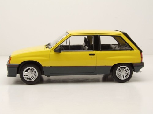 Opel Corsa A SR 1983 amarillo coche modelo 1:18 MCG - Imagen 3 de 9
