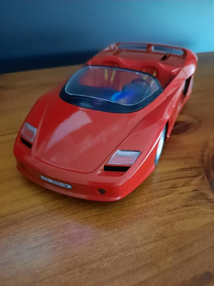 FERRARI MYTHOS GUILOY 1/18 .PRICED TO SELL.. - Image 2 of 4