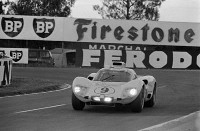 Phil Hill Joakim Bonnier Chaparral Cars Inc Chaparral 2D Chevrolet Old Photo 16