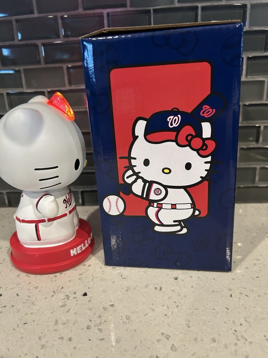 Hello Kitty Bobblehead ナショナルズ ❤️2025 WASHINGTON NATIONALS HELLO ❤️KITTY BOBBLE-ARM 4/8 SGA