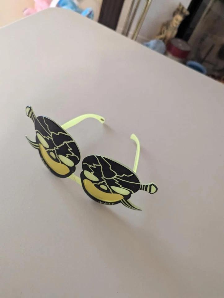 Gafas de sol calavera esqueleto amarillo y negro Foto 2 de 4