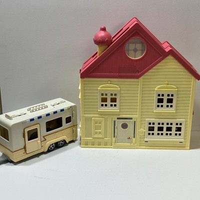 Bluey Ultimate Lights and Sounds Playhouse Home Playset Plus Camper Accessories
