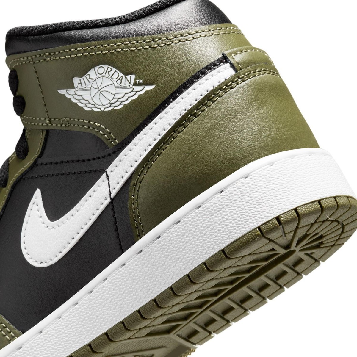 Nike GS Air Jordan 1 Mid Medium Olive Black DQ8423-092 Size Nike GS Air Jordan 1 Mid Medium Olive Black DQ8423-092 Size