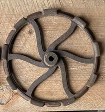 10" DIAMETER ANTIQUE VINTAGE CAST IRON spiral round belt PULLEY WHEEL STEAMPUNK