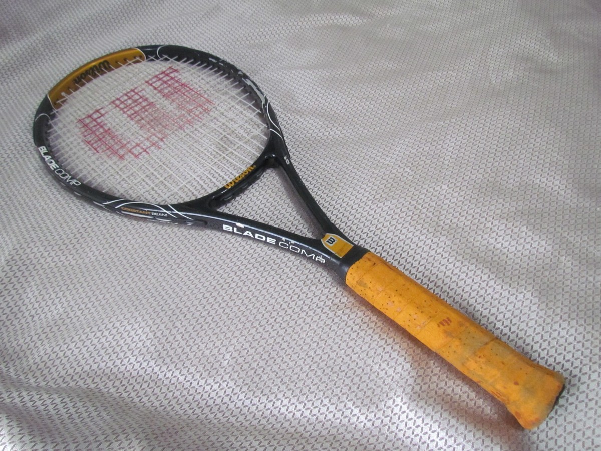 WilsonラケットBLADE WILSON Blade 104 V8 Tennis Racquet (290g Unstrung)