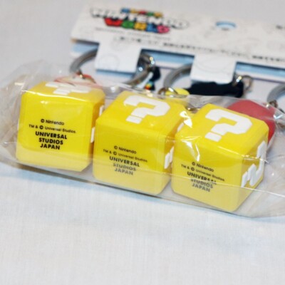 SUPER NINTENDO WORLD Keychain set Flower, Star, Mushroom, ?Block