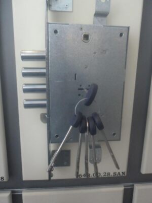 FIAM - ISEO 648 /High Security Deadbolt Lock for Armored Doors / with 5 Keys