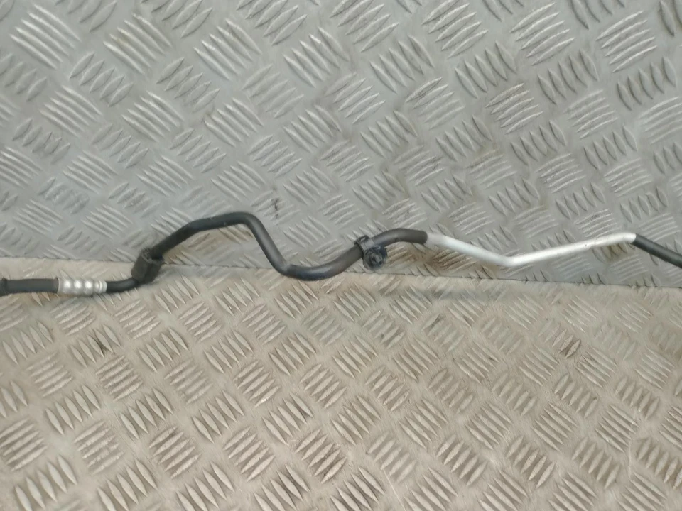 AUDI A6 AC AIR CONDITIONING PIPE HOSE PAIR 4G0260710AH 4G0260701BQ C7 2011 - 18 — 第 2/4 张图片