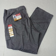 Wrangler Heritage Relaxed Fit Cargo Pants Men's 44x32 Gray Relaxed Seat  Thigh