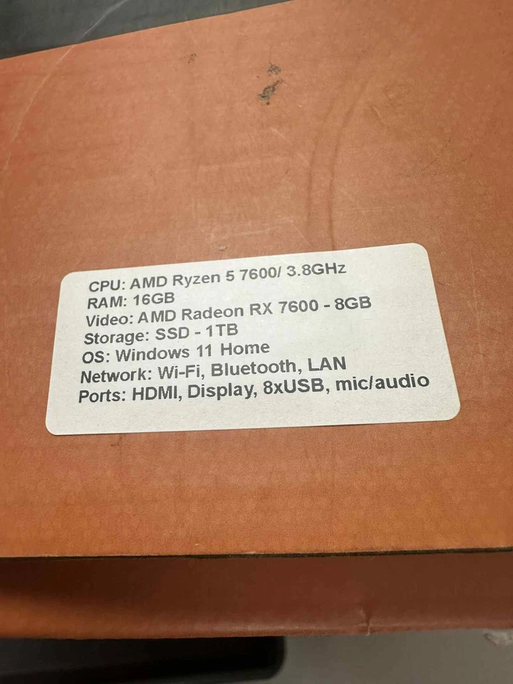 Cyberpower PC GMA6900WST AMD Ryzen 5 7600 3,8 GHz 16 GB RAM AMD Radeon RX 7600 Foto 2 de 4