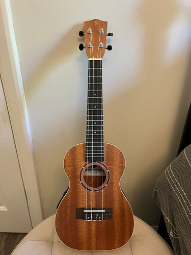 Stagg UC-30 E Electro Acoustic Ukulele & Carry Case