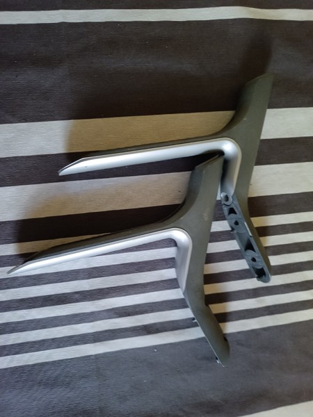 SOPORTE PIE PATAS PARA TV LG LB5700
