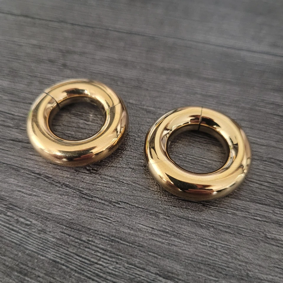 Pendientes de aro con anillo clicker de acero dorado medidores grandes perforación de oreja tapones de cartílago Foto 2 de 4