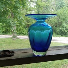VINTAGE HAND BLOWN BLUE GLASS PANEL OPTIC PONTILED VASE WITH BIG FLARED RIM