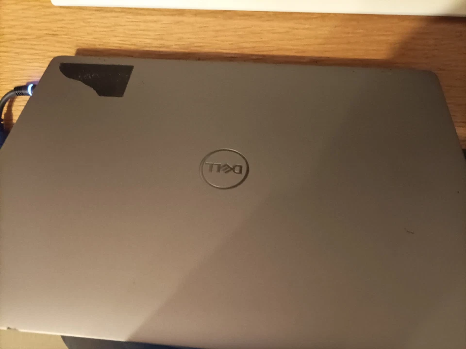 Dell Latitude 5310 Laptop, 8 GB RAM 256GB M2,  i5-10310U Windows 11 Pro, Nr51 - Bild 4 von 4