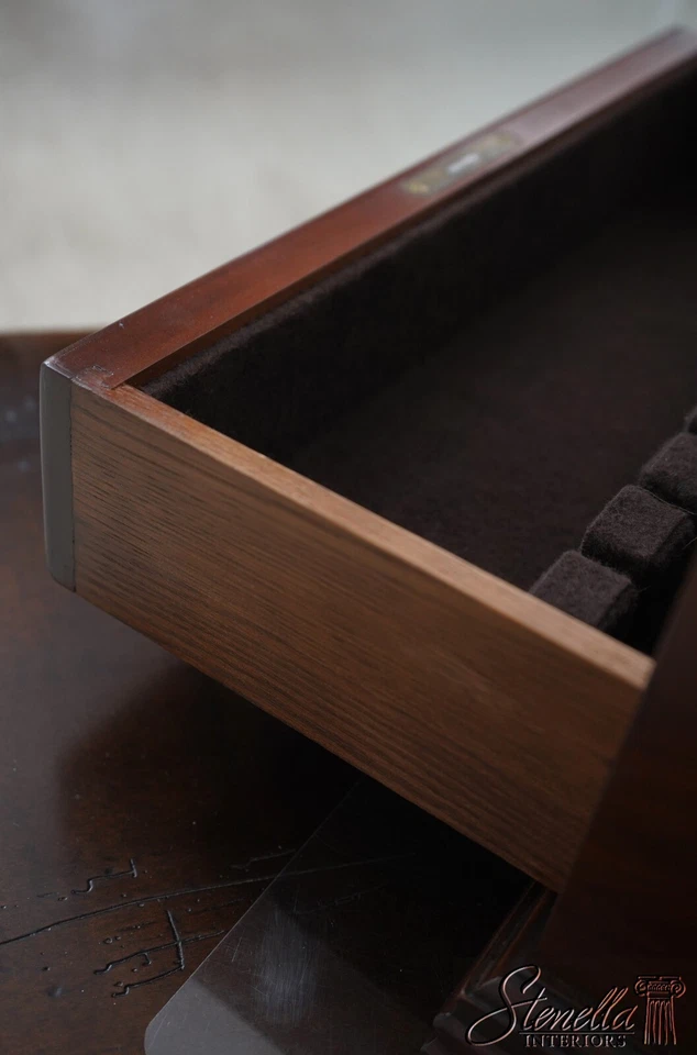 L67352: Cofre de plata HENKEL HARRIS Foto 4 de 4