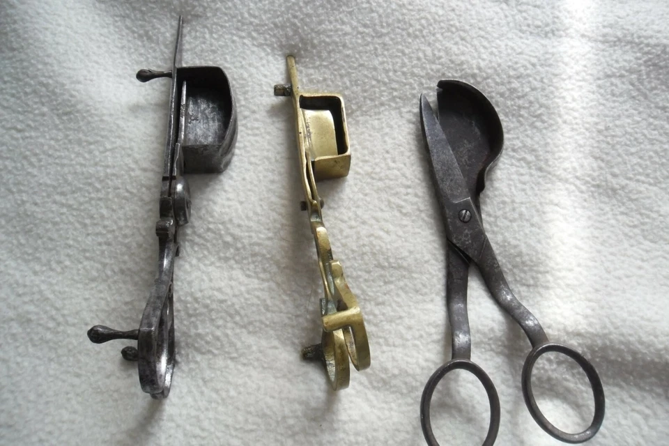 3 ANCIENNES MOUCHETTES CISEAUX  - Photo 3/3