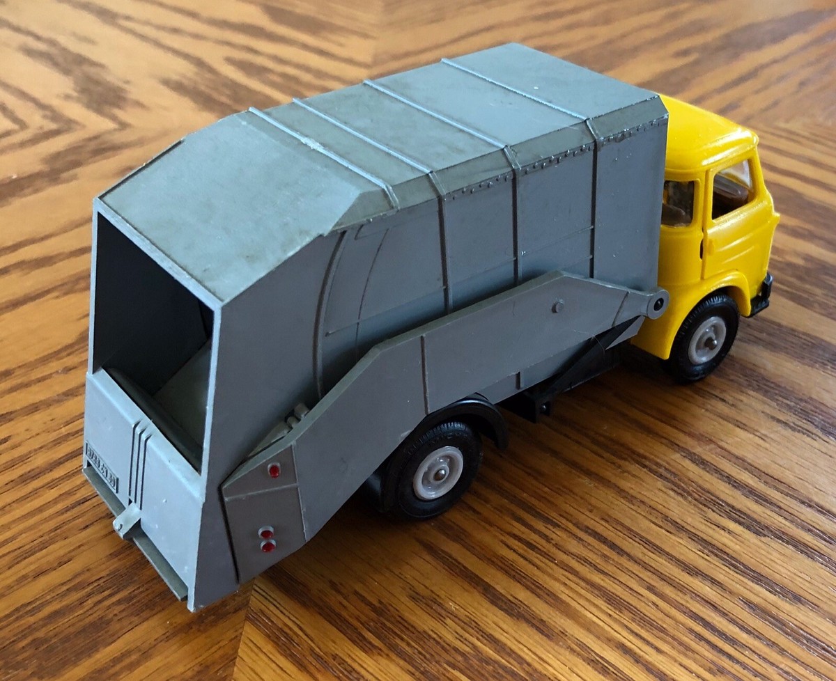Norev - Saviem SM 5C bétaillère - miniature 1/43