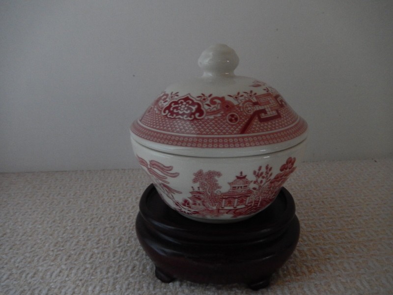 CHURCHILL, Pink Willow Ware Pattern, Sugar Bowl & Lid