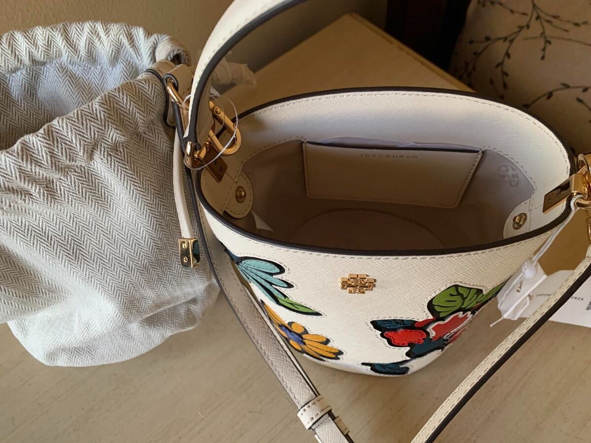 Tory Burch Emerson Appliqué Mini Bucket NWT New Cream Bag Tory Burch Emerson Appliqué Mini Bucket NWT New Cream Bag