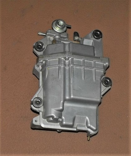 Yamaha 350 HP 4 Stroke Float Chamber Assembly PN 6AW-14180-01-00 Fits 2006+ - Foto 2 di 2