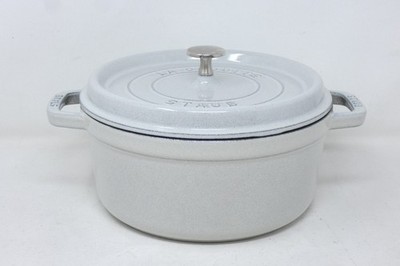 Staub 24cm 4 Quart Round Dutch Oven La Cocotte White Truffle NWOT
