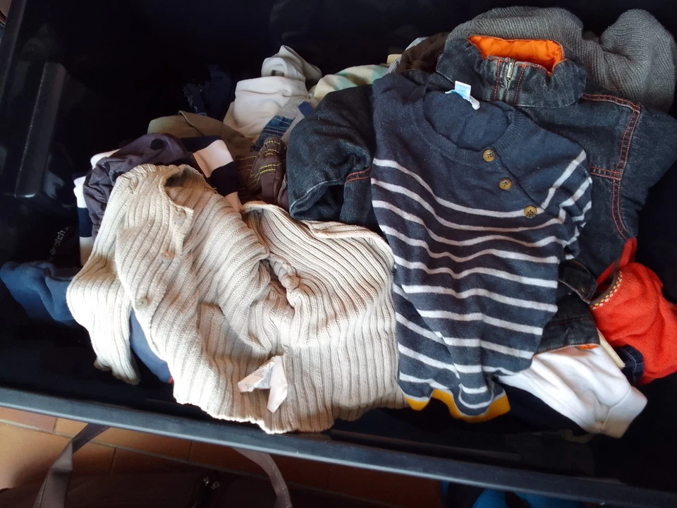lot revendeur  25 vêtements Bébé 3 Mois a 18 Mois  - Photo 4/4