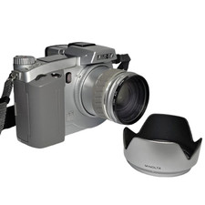 Konica Minolta DiMage 5 3.3 Mega Pixels 7x Optical Zoom Digital Camera POWERS ON