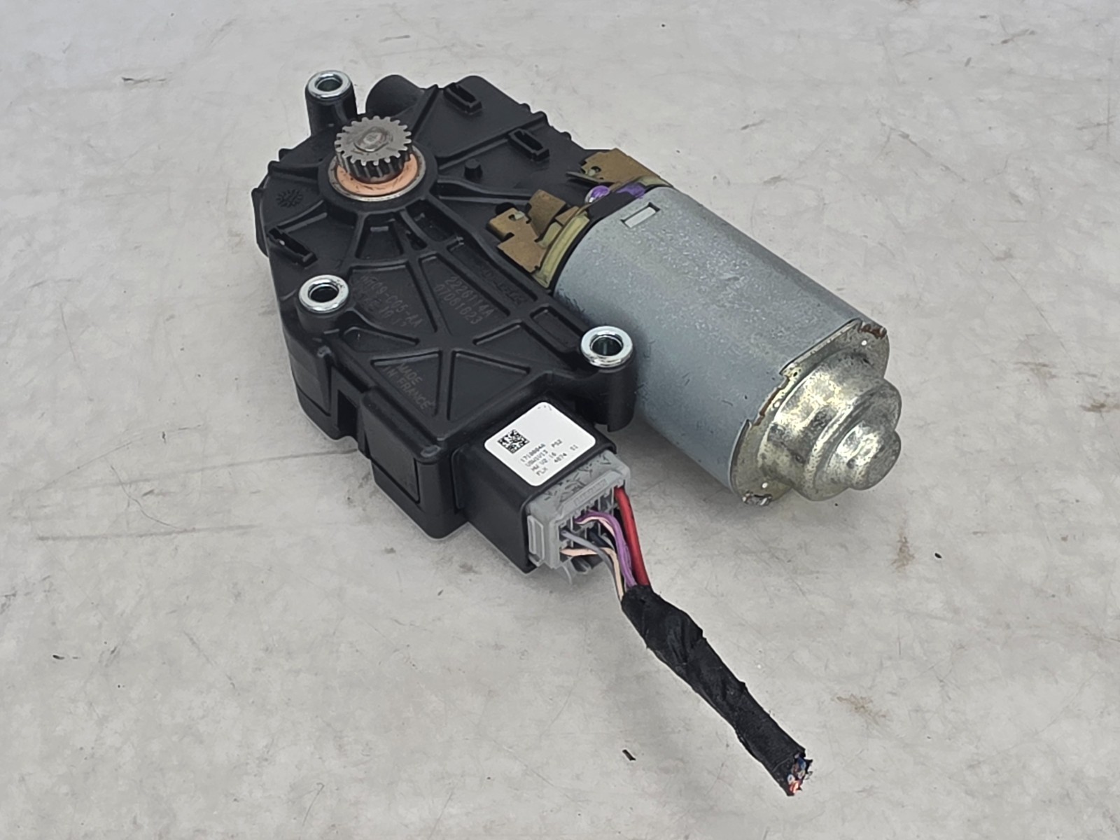 Maserati Quattroporte 2014-2024 Sunroof motor P/N 673000063