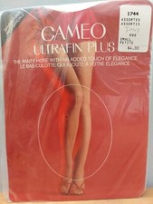 Vintage Pantyhose Cameo Ultrafin Plus Color Ivory Size Small BDR3