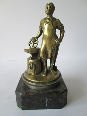 Vulkanische Schmiede Auto Maskottchen 1911-1920.Fahrzeug Maskottchen.Kapuzenornament.