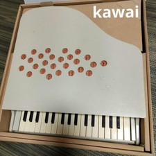 KAWAI Kawai Mini Pianoforte avorio con tre gambe tipo pianoforte a coda giocattolo pianoforte