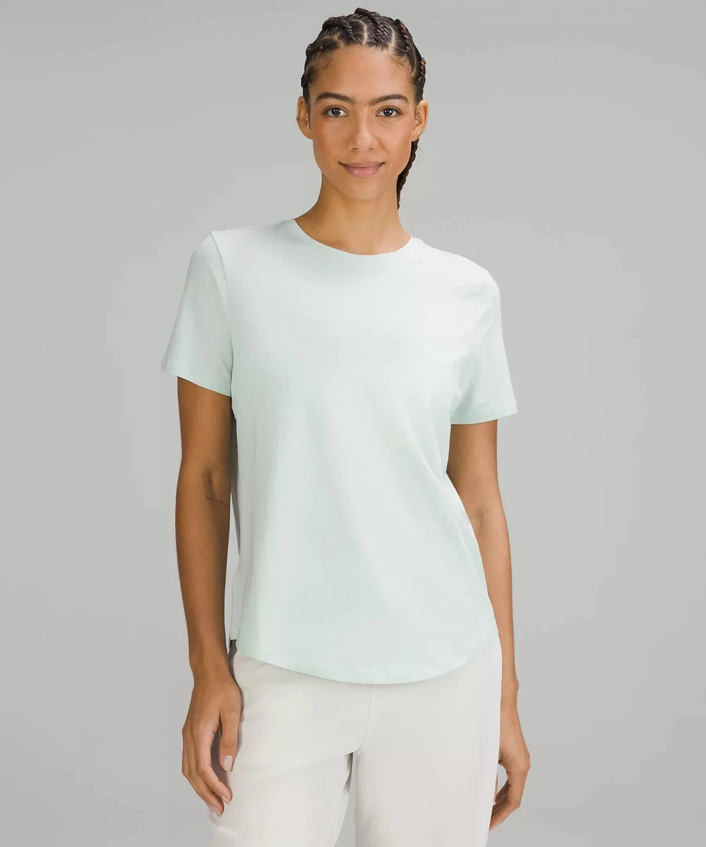 New Lululemon Womens Size 6 Ocean Air Love Crew Neck Short Sleeve T-shirt