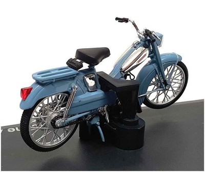 Motobecane AV88 モトベカンヌ ミニチュアバイク完成品 1:18 Mobylette MOTOBECANE AV88 de 1976 Bleu Miniature Norev 1/18 Métal