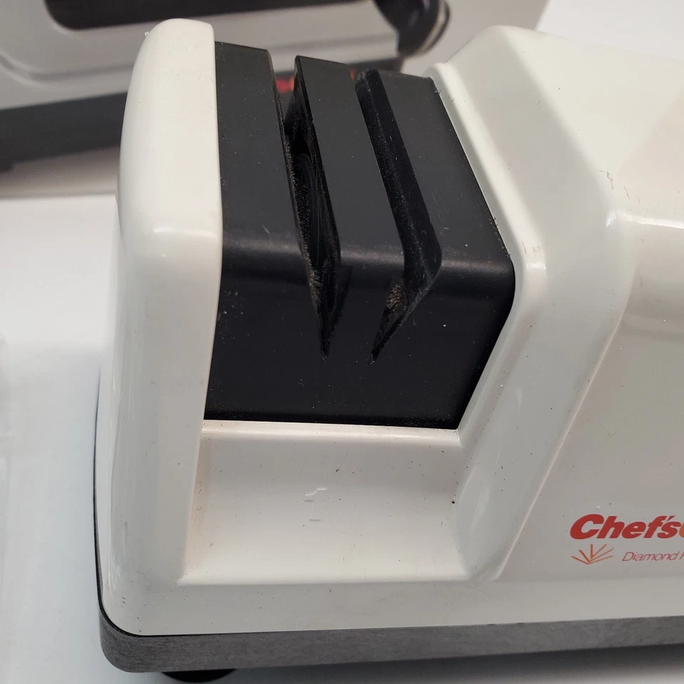 Chef’s Choice Trizor XV EdgeSelect Diamond Hone Sharpener Model 100, Preowned - Image 3 of 4