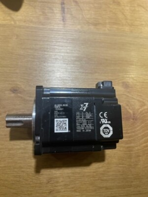 YASKAWA SIGMA 7 SERIE 200V 200W SGM7A-02A6A61 GUTER Zustand geprüft NIE BENUTZT 