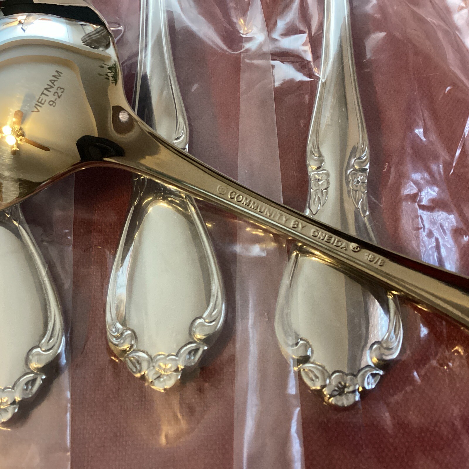 Oneida CHATEAU 4 Small Round Soup Spoons Bouillon Stainless Flatware