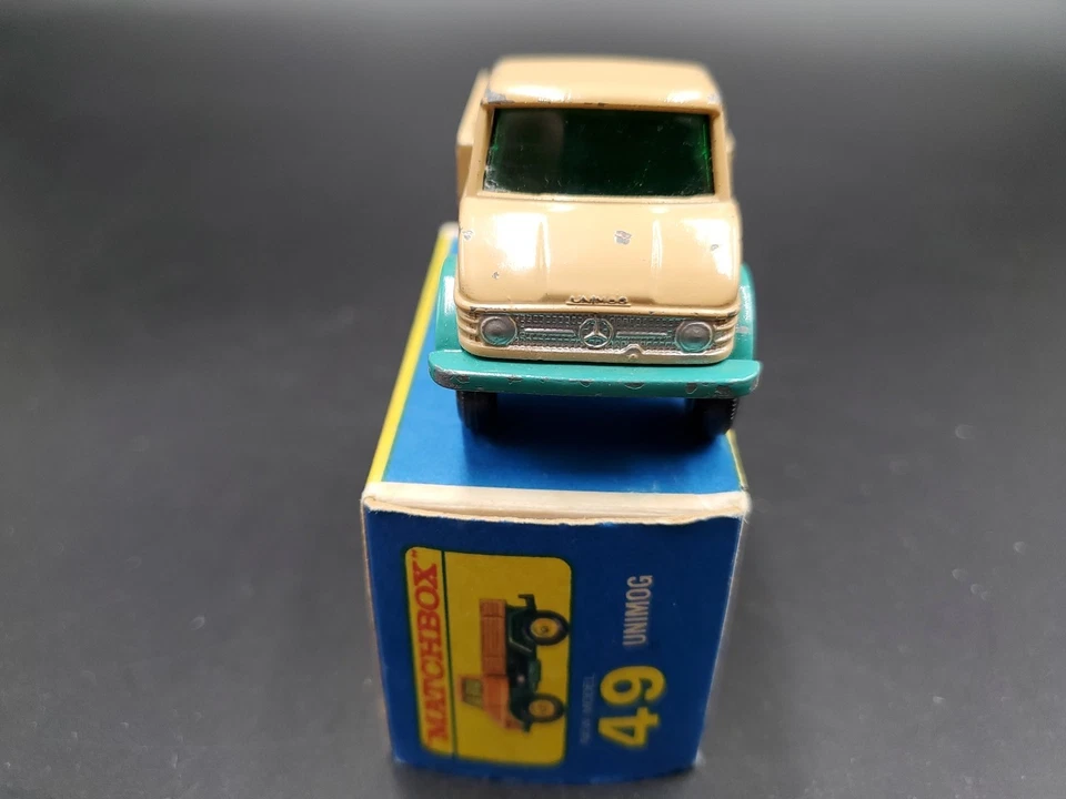 MATCHBOX 49 UNIMOG W/ BOX W/ Wear Has Chips As Shown - Image 3 of 4