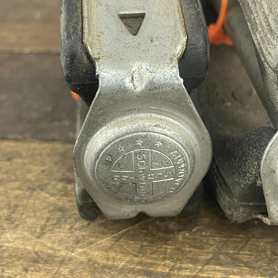 老式 Schwinn 认证自行车踏板一对 1/2 橡胶块弓美国 BENT — 第 2/4 张图片