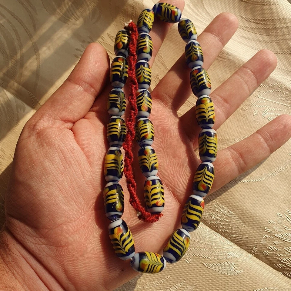 Collana lunga vintage blu fantasia piume perline di vetroregalo - Immagine 2 di 4