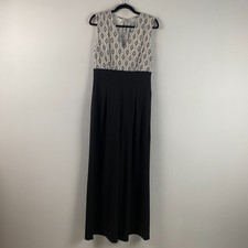 White House Black Market Outlet Sleeveless V Neck Jumpsuit Size 6 Wide Leg