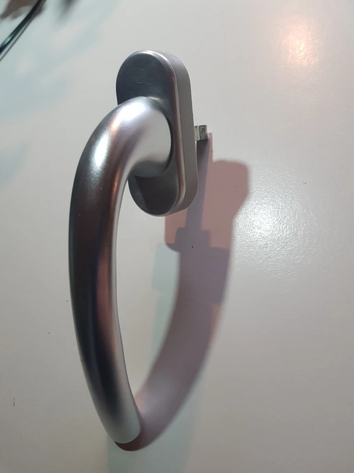 TOKYO MANIGLIA  ARGENTO ALLUMINIO HOPPE Modello: 0710/U26 Codice articolo: 8127 - Immagine 4 di 4