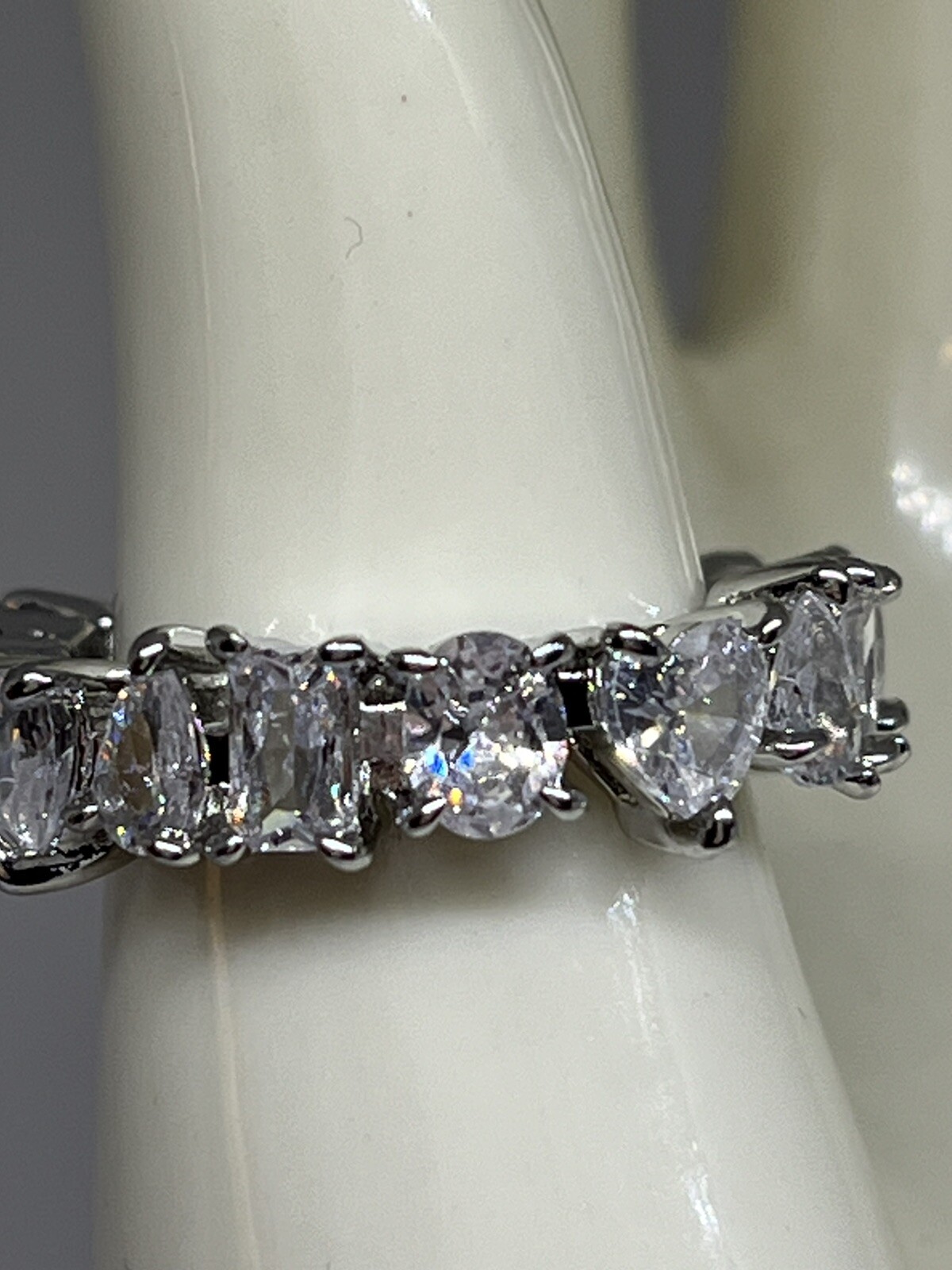 Vintage Silver Tone Crystal Ring Size 7 with Hearts Teardrops Emerald Cuts Ovals NWOT-image